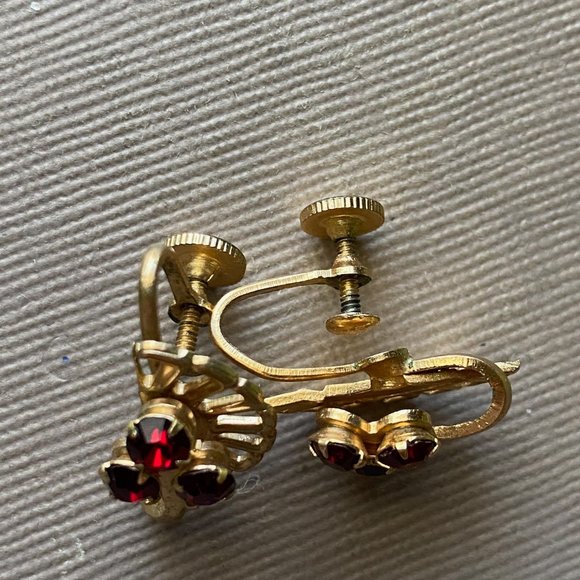 Red Ruby Gold Half Fan Screw Back Clip-On Vintage Earrings - Picture 4 of 6